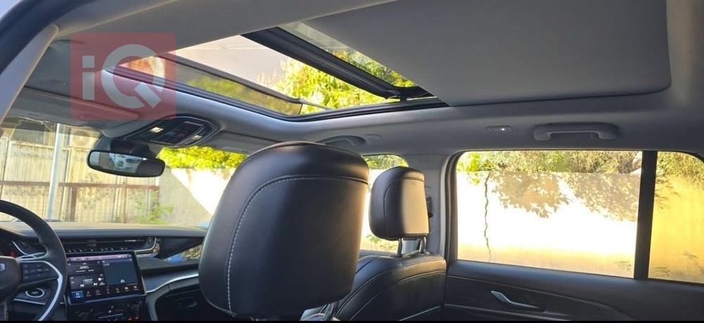 جیپ گراند شیرۆکی